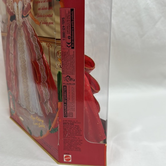 Happy Holidays Barbie - Picture 5 of 6